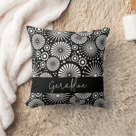 Elegant Black White Geometric Starburst Name Kissen