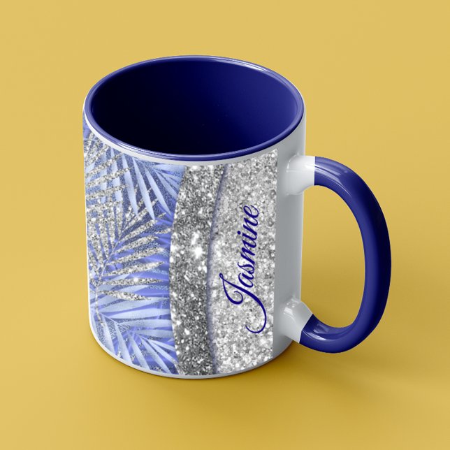 Elegant blaue lila-Silber-Glitzer-Blätter Monogram Tasse (Von Creator hochgeladen)