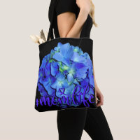 Elegant bläulich blühende Rose Blaue Hydrangeas