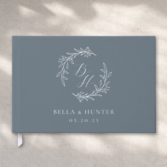 Elegant Blue and Silver Monogram Wreath Wedding Gästebuch (Von Creator hochgeladen)