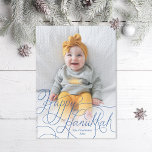 Elegant Blue Hand Lettered Happy Hanukkah Foto Feiertagskarte<br><div class="desc">Handgeschriebener "Happy Hanukkah" über Foto mit optionalem gemusterten Backer mit Text. Fügen Sie auf Wunsch Ihr eigenes Foto auf die Rückseite.</div>