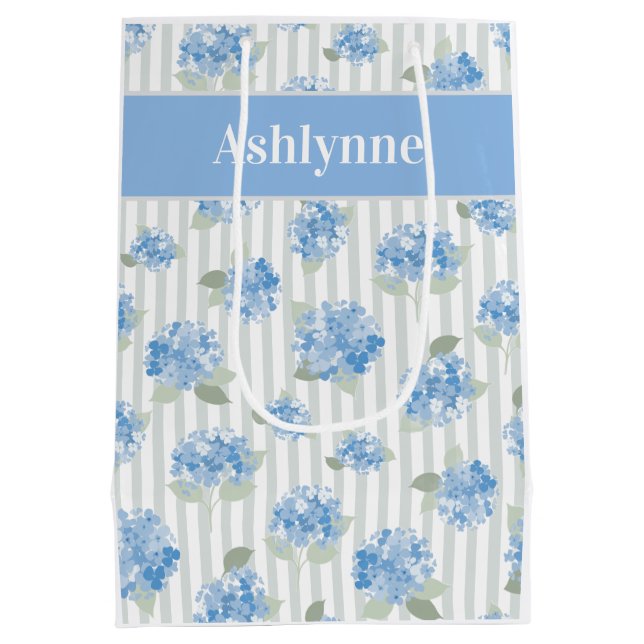 Elegant Blue Hydrangea Pattern Gray Stripe Name Mittlere Geschenktüte (Rückseite)