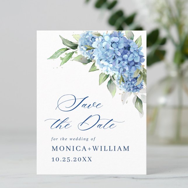 Elegant Blue Hydrangea Wedding Save the Date Postkarte (Von Creator hochgeladen)