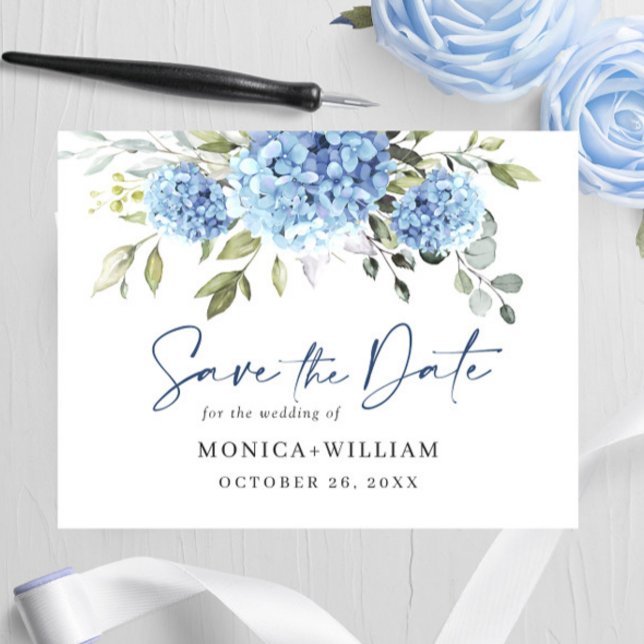 Elegant Blue Hydrangea Wedding Save the Date Postkarte (Von Creator hochgeladen)