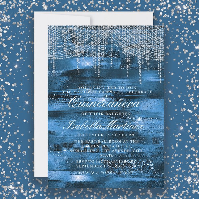 Elegant Blue Silver String Lights Quinceañera Einladung (Elegant blue and silver string lights and glitter Quinceañera invitation)