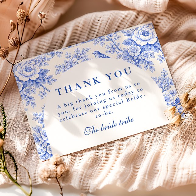 Elegant Blue Toile Floral Bridal Shower Dankeskarte (Von Creator hochgeladen)
