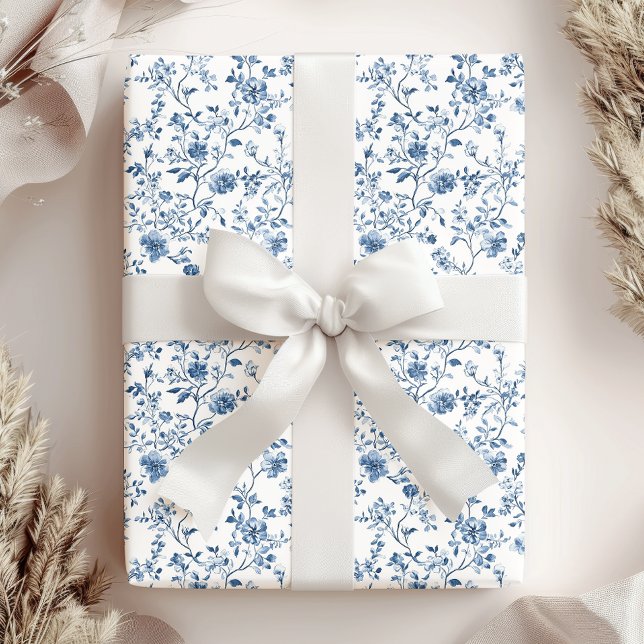 Elegant Blue & White Floral Toile Botanical Geschenkpapier (Elegant toile pattern in blue and white - the perfect wrap for your gifts!)