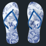 Elegant Blue White Floral Wedding Bride Flip Flops<br><div class="desc">Das Design besticht durch eine reizvolle Auswahl an Lotus-Blume und Schmetterlingen, die in einem blauen und weißen Farbschema dargestellt sind, das an die elegante Chinoiserie-Chic erinnert, die an das klassisch blaue Weidenmuster erinnert, mit einem modernen Textlayout. Diese schönen Flip Flops sind eine hübsche Idee für Ihre Hochzeit. Sie werden Ihren...</div>