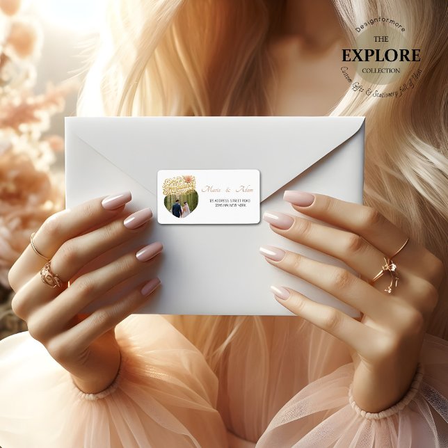 Elegant Blush Dahlias Golden Script Wedding Photo Adressaufkleber (Von Creator hochgeladen)