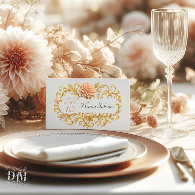 Elegant Blush Dahlias Golden Script Wedding Platzkarte (Von Creator hochgeladen)