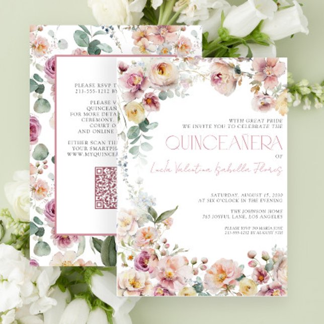 Elegant Blush Pink Floral QR Quinceañera Einladung (Von Creator hochgeladen)