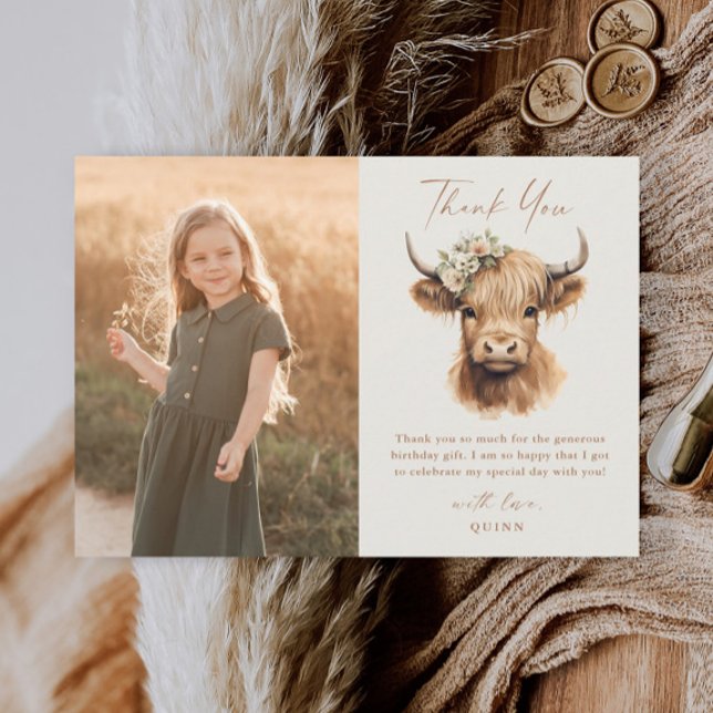 Elegant Boho Highland Cow Kids Foto Geburtstag Dankeskarte (Boho highland cow script kids photo thank you card.)