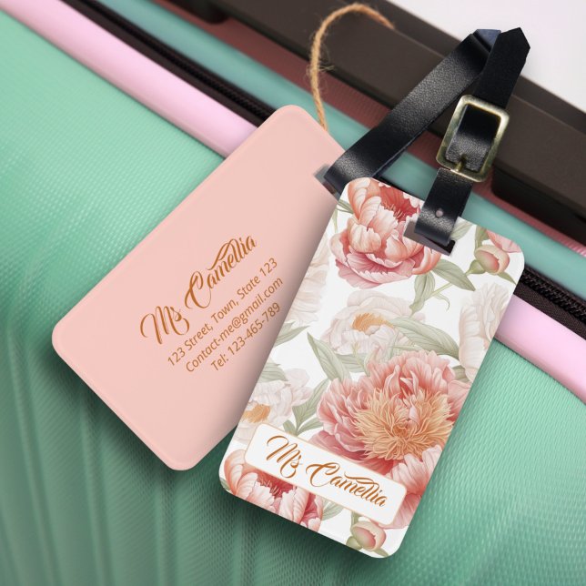 Elegant Bontanical of Big Camellia Rosa Pastellfar Gepäckanhänger (The elegant luggage tag with giant camellia in hand-drawn in pastel colors of red, orange, & green.)