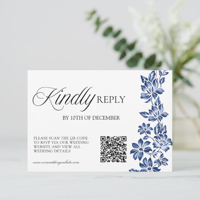 Elegant Botanical Floral Wedding  RSVP Karte (Stehend Vorderseite)