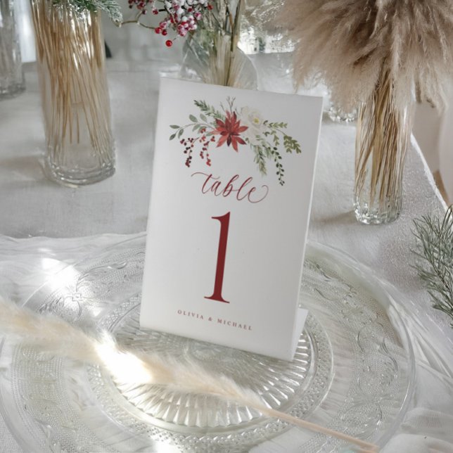 Elegant Botanical Winter Wedding Table Numbers Sockelschild (Elegant winter or December wedding table numbers with watercolor red and green berries design)