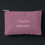 Elegant Bridesmaid Mauve Accessory Pouch Zubehörtasche<br><div class="desc">Elegant Bridesmaid Mauve Accessory Pouch, bitte personalisieren Sie den Namen der Brautjungfrau, mit der Online-Personalisierung Vorlage vor der Bestellung. Die Personalisierungsvorlage kann auch leicht verwendet werden, um das Design für andere Hochzeitsgast-Rollen, z. B. Trauzeugin, zu personalisieren, indem der entsprechende Text vor dem Hinzufügen zum Warenkorb entsprechend geändert wird. Wenn Sie...</div>