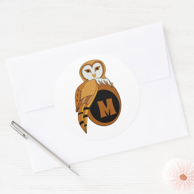 Elegant British Barn Owl Monogram Runder Aufkleber (Umschlag)