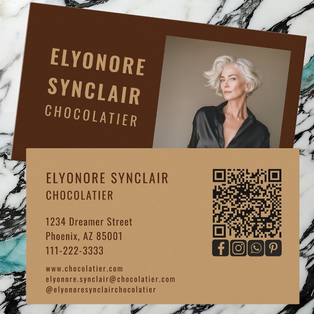 Elegant Brown Chocolatier Personal Photo Social QR Visitenkarte (Von Creator hochgeladen)