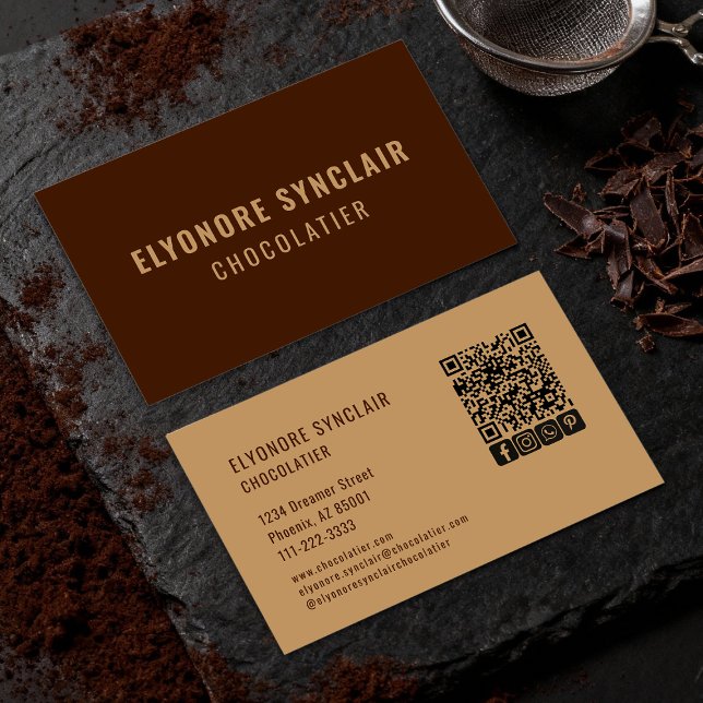 Elegant Brown Chocolatier Social Icon QR Code  Visitenkarte (Von Creator hochgeladen)