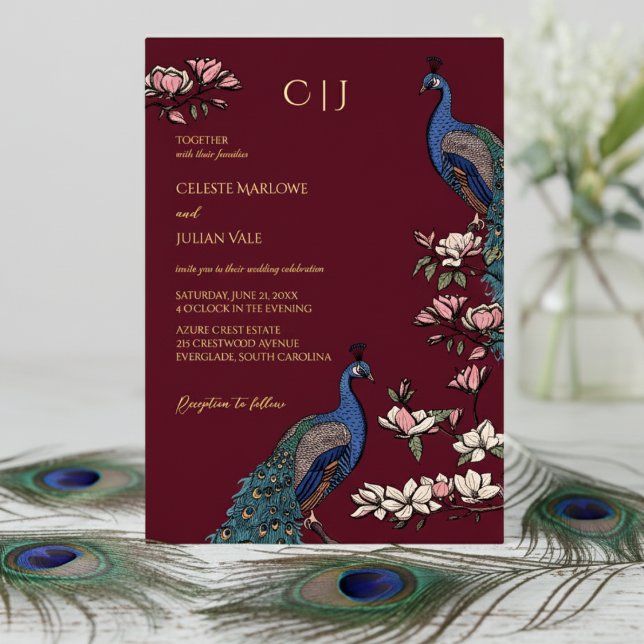 Elegant Burgundy Floral Peacock Wedding Folieneinladung (Elegant Burgundy Wedding Invitations. Trendy Floral Blue Peacock, Teal Feathers, Magnolia Flowers)