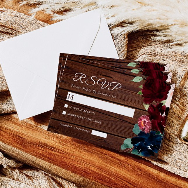Elegant Burgundy & Navy Blue Flowers Wood Wedding  RSVP Karte (Von Creator hochgeladen)