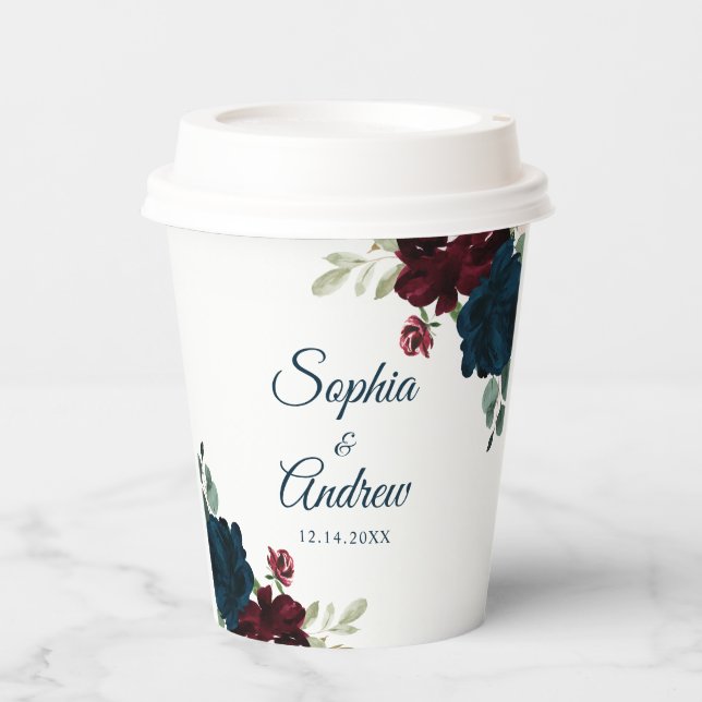 Elegant Burgundy & Navy Rustic Wood Wedding Pappbecher (Vorderseite)