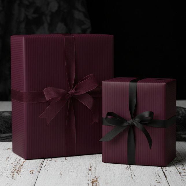 Elegant Burgundy on Burgundy Pinstripes Geschenkpapier (Elegant and Sophisticated Gothic Burgundy on Burgundy Pinstriped Wrapping Paper for Gothic Wedding)