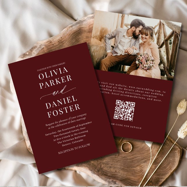 Elegant Burgundy QR Code Foto Wedding Einladung (Von Creator hochgeladen)