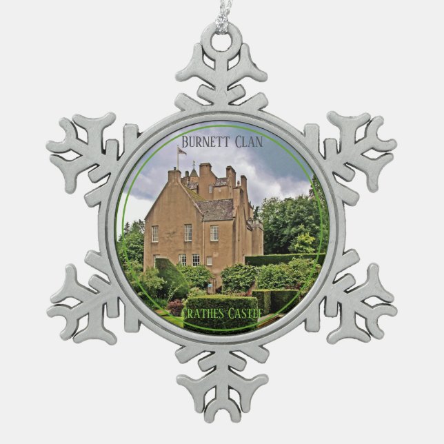 Elegant Burnett Scottish Clan Crathes Castle Schneeflocken Zinn-Ornament (Vorderseite)
