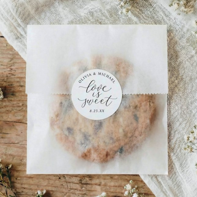 Elegant Calligraphy Love is Sweet Wedding Runder Aufkleber (Elegant love is sweet wedding or bridal shower favor stickers)