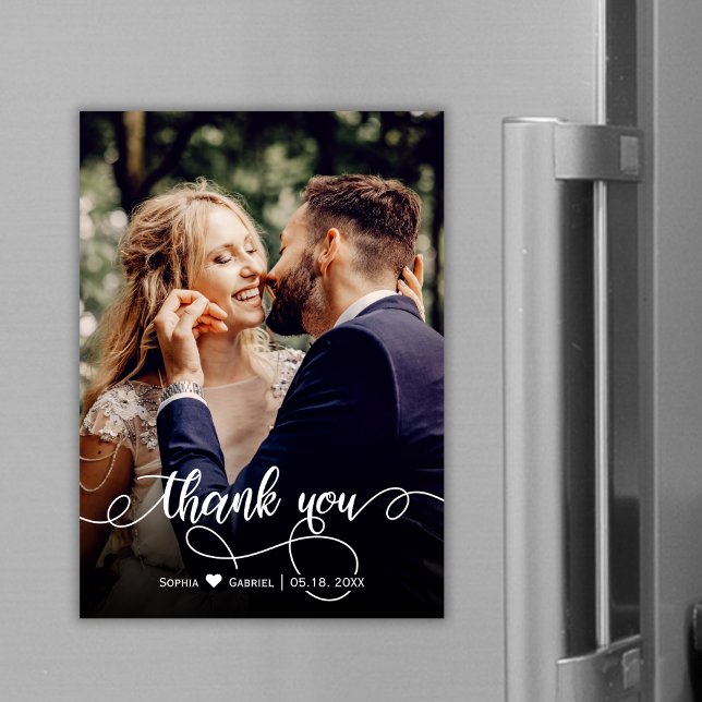 Elegant Calligraphy Script Wedding Foto Thank You Magnetkarte (Von Creator hochgeladen)