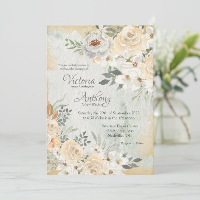 Elegant Champagne Ivory Floral Script Wedding Invi Einladung (Stehend Vorderseite)