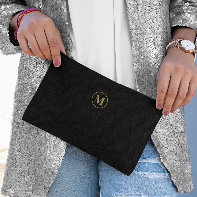 Elegant Chic Gold Initial & Black Minimalistisch Zubehörtasche (Von Creator hochgeladen)