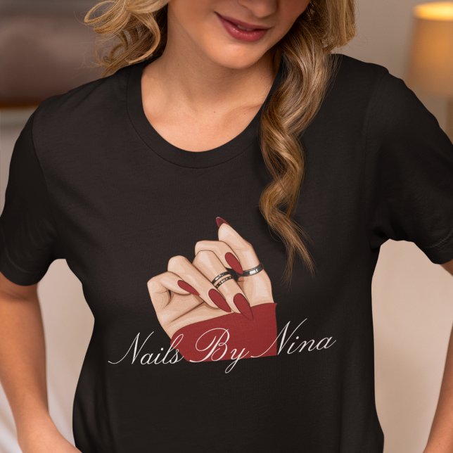 Elegant Chic Nail Beauty Salon Manicurist Uniform T-Shirt (Von Creator hochgeladen)
