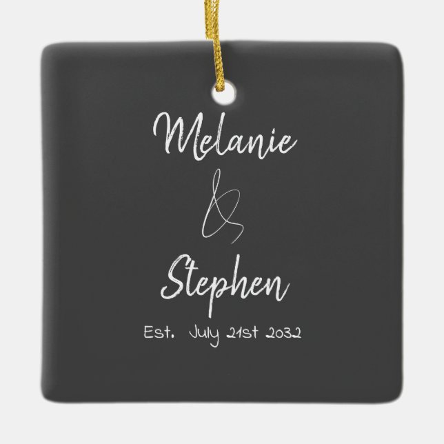 Elegant Couple Names Date Script Typogray Keramikornament (Vorderseite)