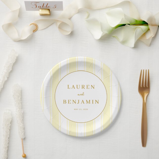 Elegant Creme gestreifter Minimalist Pappteller (Hochzeit)