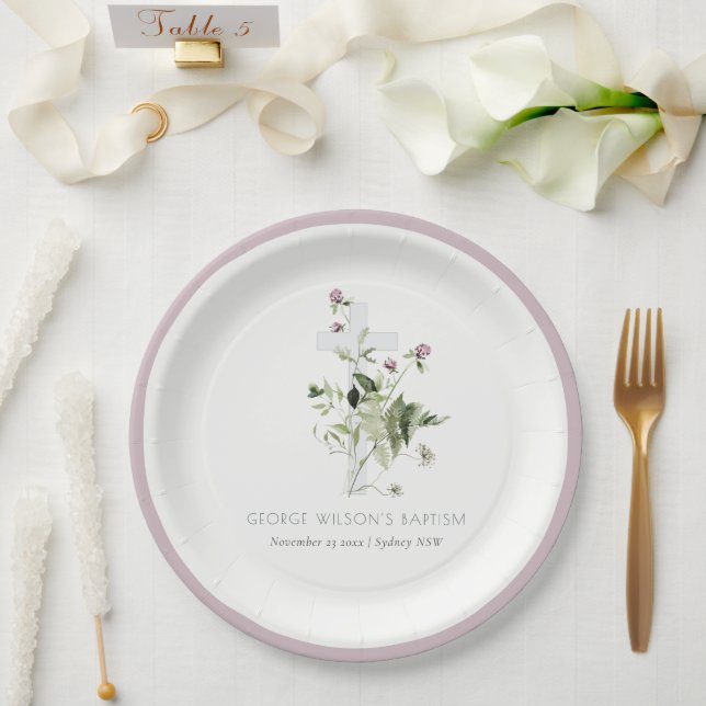 Elegant Cross Purple Wildflower Floral Baptism Pappteller (Hochzeit)