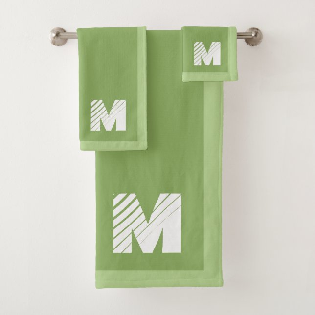 Elegant Custom Sage Green Monogram  Badhandtuch Set (Insitu)