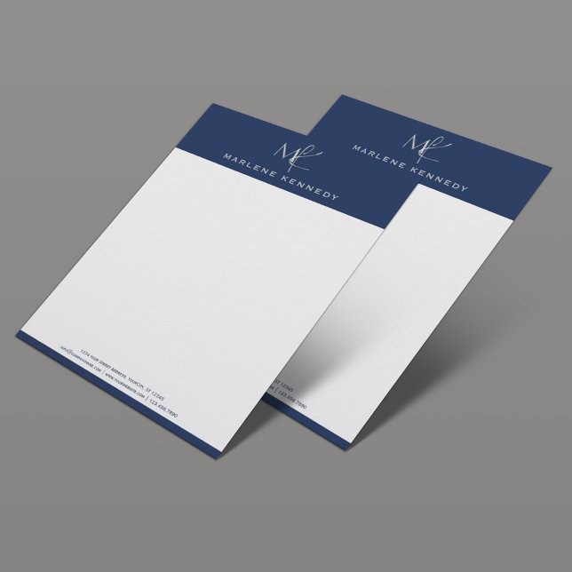Elegant Custom Silver Monogram Navy Blue Briefbogen (Von Creator hochgeladen)