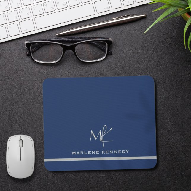 Elegant Custom Silver Monogram Navy Blue Mousepad (Von Creator hochgeladen)