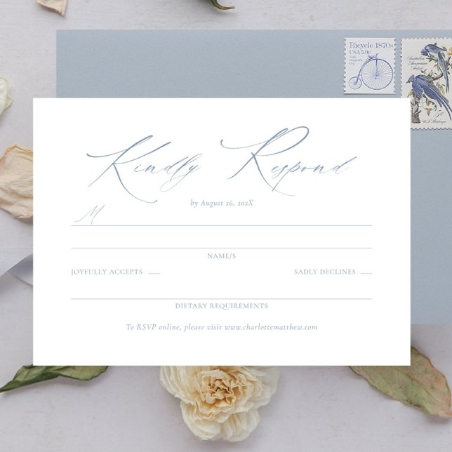 Elegant Dainty Script Dusty Blue Wedding RSVP Karte (elegant dusty blue wedding response card, dainty script rsvp card, wedding enclosure card)