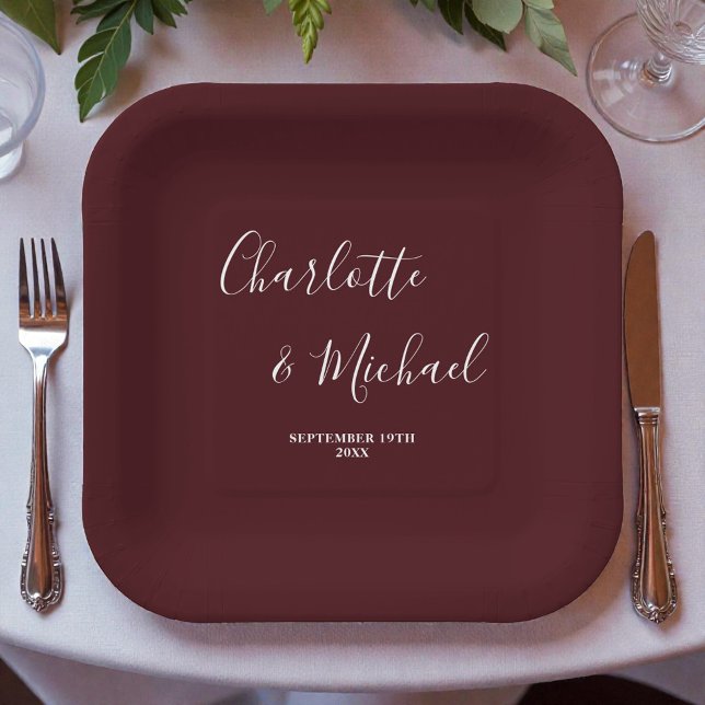 Elegant Deep Burgundy Script Minimalist Wedding Pappteller (Von Creator hochgeladen)