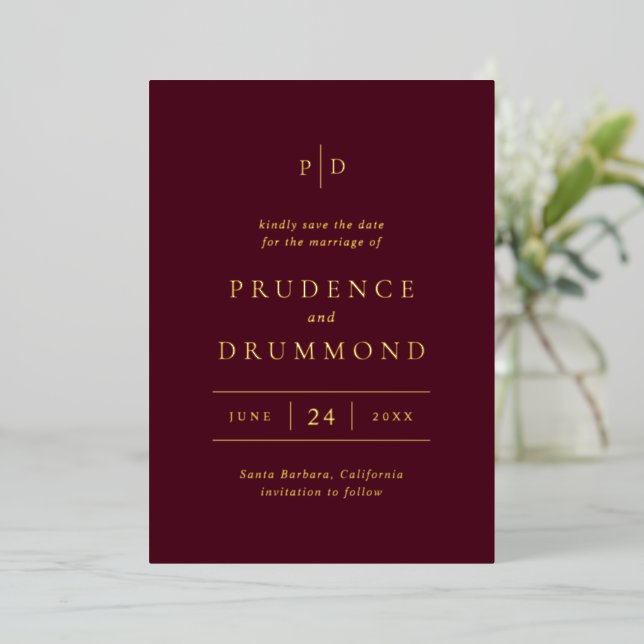 Elegant Deep Burgundy Wedding Save the Date Folieneinladung (Stehend vorne)