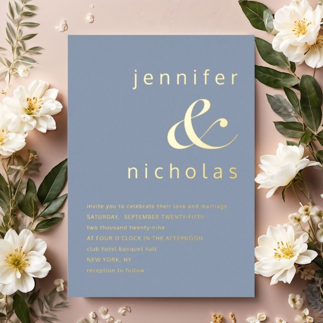 Elegant Dusty Blue Ampersand Wedding Gold Folieneinladung (Elegant Dusty Blue Ampersand Wedding Gold Foil Invitation)