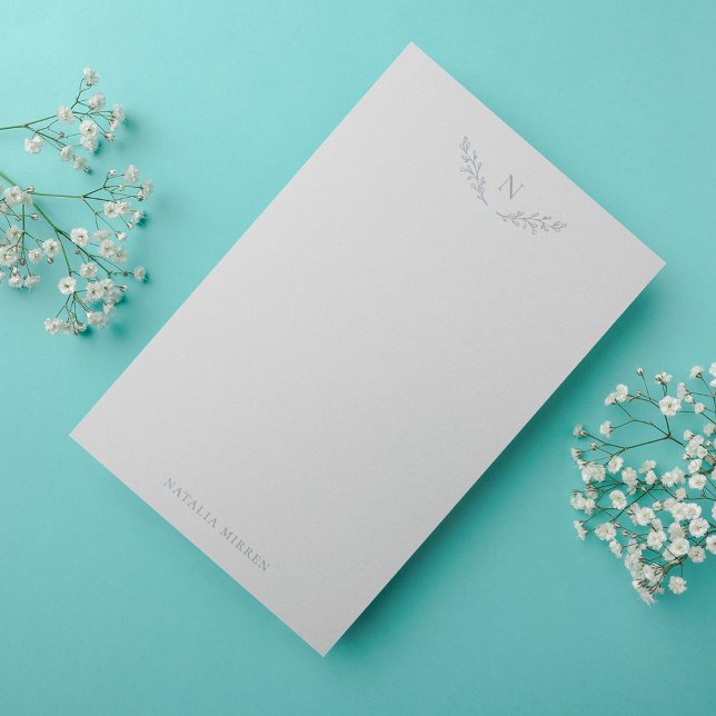 Elegant Dusty Blue Botanical Branches Monogram Mitteilungskarte (Von Creator hochgeladen)