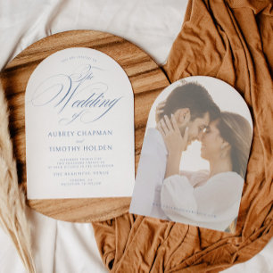 Elegant Dusty Blue Calligraphy Arch Wedding Einladung