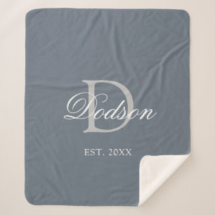 Elegant Dusty Blue Etablierte Wedding Monogram Sherpadecke
