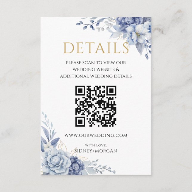 Elegant Dusty Blue Floral Hochzeit QR-Code Details Begleitkarte (Vorderseite)