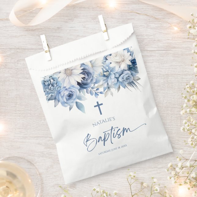 Elegant Dusty Blue Floral Taufe Geschenktütchen (Ausgeschnitten)