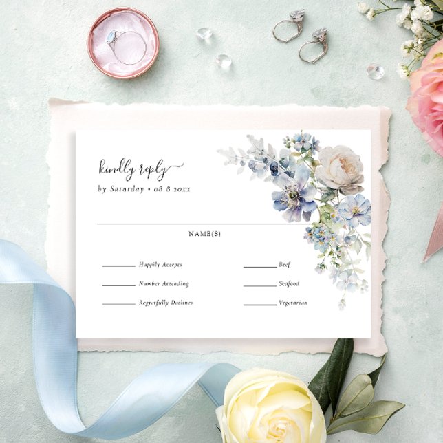 Elegant Dusty Blue Floral Wedding Meal Choice RSVP Karte (Von Creator hochgeladen)